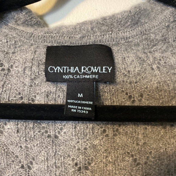 - Beautiful hooded cardigan 100% cashmere Cynthia Rowley size M - Picture 2 of 5